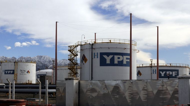 La visita del CEO de YPF a Mendoza se enmarcó en un paro de mantenimiento de la refinería de Luján de Cuyo. Foto: ALF PONCE / MDZ