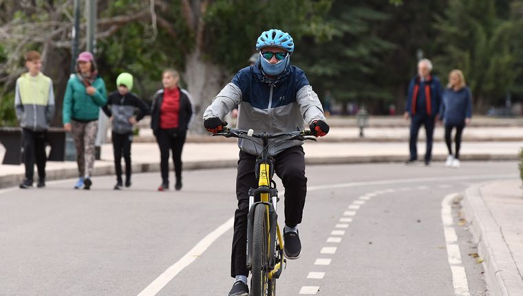 El viernes se registró el día más frío en lo que va de 2025, con mínimas de  7°C en la Ciudad de Buenos Aires Foto: ALF PONCE MERCADO / MDZ