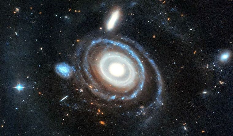 La galaxia LEDA 1313424, acertadamente apodada Bullseye (Diana), tiene dos veces y media el tamaño de nuestra Vía Láctea y tiene nueve anillos. Foto DPA La galaxia LEDA 1313424, acertadamente apodada Bullseye (Diana), tiene dos veces y media el tamaño de nuestra Vía Láctea y tiene nueve anillos. Foto DPA