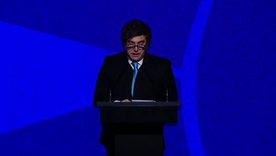 Javier Milei diserta en la cena de fin de año de la fundación de Agustín Laje.