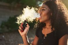 Vapear se considera una forma efectiva de dejar el tabaco, pero puede ser difícil dejar el nuevo hábito. Foto: GETTY IMAGES