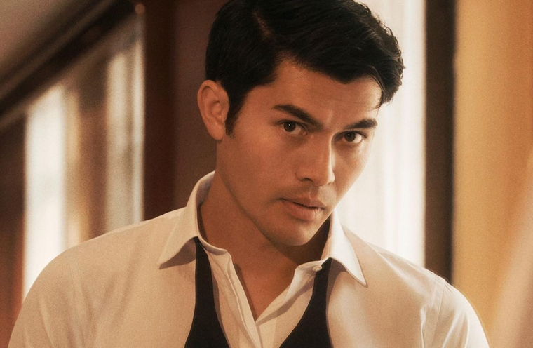 Henry Golding está en pareja desde el 2016 con Liv Lo