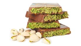 El chocolate de Dubai es una barra de chocolate rellena de kadayif y pistacho. El chocolate de Dubai es una barra de chocolate rellena de kadayif y pistacho.