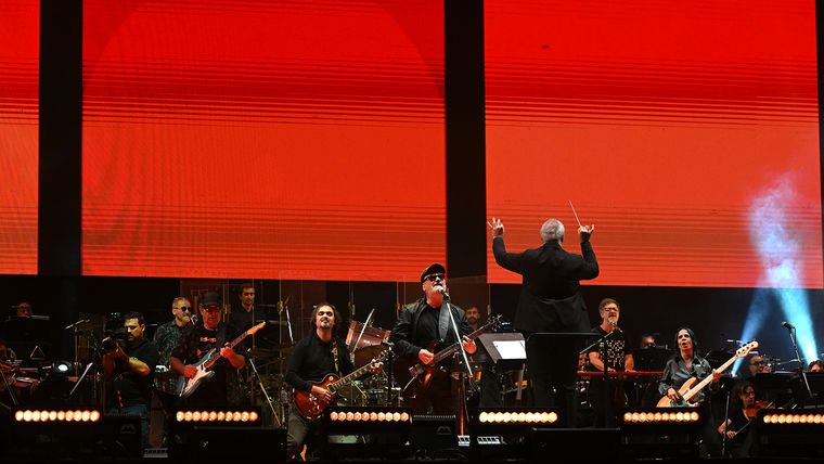 Las Pelotas en una noche llena de emociones. Las Pelotas en una noche llena de emociones.
