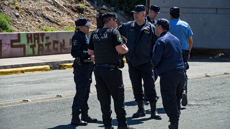 Acidente camion de carne cañadita alegre y acceso este Policía 2