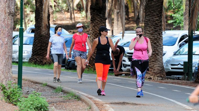 Luego de superar el covid es clave alimentarse adecuadamente y permanecer al aire libre para fortalecer el organismo. Foto: ALF PONCE MERCADO / MDZ