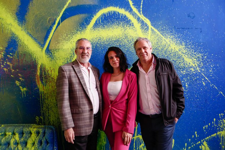 Fernando Barenboim, Presidente de GES Desarrollos - Sofìa y Alberto Robredo, creadores y creadores de la muestra ArtFlow Experience Fernando Barenboim, Presidente de GES Desarrollos - Sofìa y Alberto Robredo, creadores y creadores de la muestra ArtFlow Experience