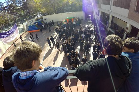 En el colegio San Luis Gonzaga los chicos volvieron a jugar y reír en los recreos. En el colegio San Luis Gonzaga los chicos volvieron a jugar y reír en los recreos.