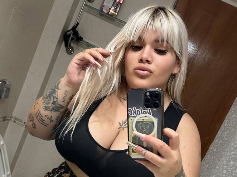 La hija del periodista realizó su primera aparición con un fuerte texto. Foto: Instagram @moreerial.