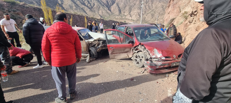 Dos vehículos chocaron en la Ruta 82. Foto: Ministerio de Seguridad