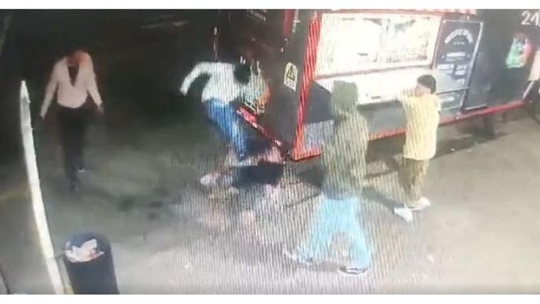 Cámara de seguridad: brutal golpiza en Bahía Blanca Foto: Foto: NA