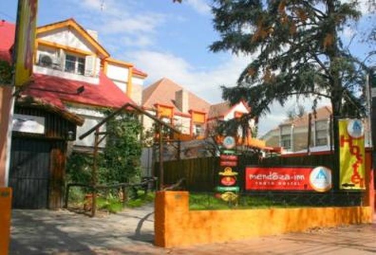 El Hostel Mendoza Inn está ubicado en Arístides Villanueva 470. Foto: Web