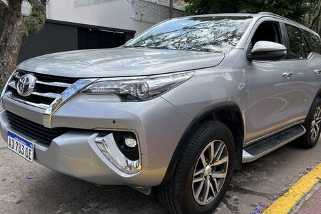 Sale a subasta este Toyota SW4 Foto: Monasterio Tattersall Sale a subasta este Toyota SW4 Foto: Monasterio Tattersall