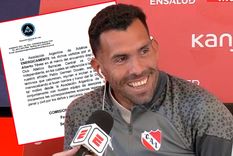 Tevez se rio al escuchar el comunicado de la Asociación Argentina de Árbitros repudiando sus declaraciones contra el arbitraje en Barracas-Independiente Foto: captura ESPN y @aaaprensa