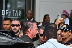 Jair Bolsonaro llegando a la clínica donde lo atendieron.