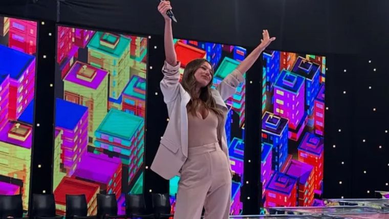 La modelo tuvo una buena experiencia como conductora. La modelo tuvo una buena experiencia como conductora.