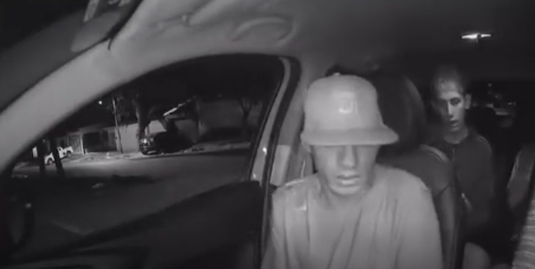 La banda de delincuentes asaltaba a taxistas y choferes de Uber en Godoy Cruz. Foto: Captura de video