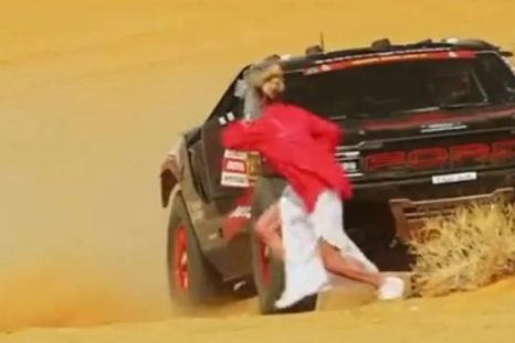 El instante captado en video mostró cuán cerca estuvo una espectadora de ser embestida durante el Dakar. El instante captado en video mostró cuán cerca estuvo una espectadora de ser embestida durante el Dakar.