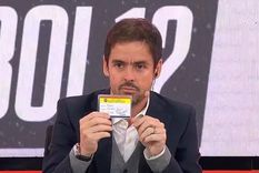 Mariano Closs mostró su carnet de socio de Colegiales. Foto: Captura