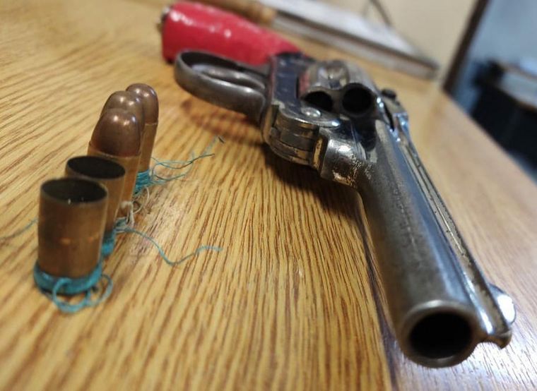 Un joven resultó herido al dispararse en la cabeza cuando jugaba a la ruleta rusa Foto: Imagen ilustrativa