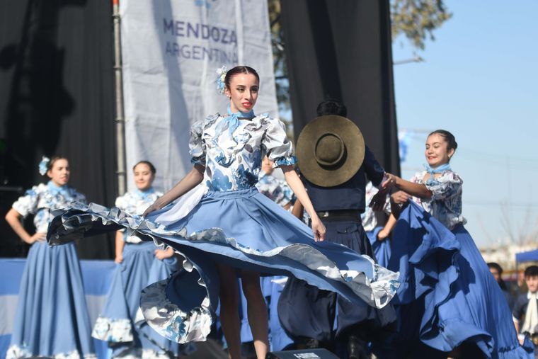 En Mendoza hay tres peñas por el 9 de Julio.