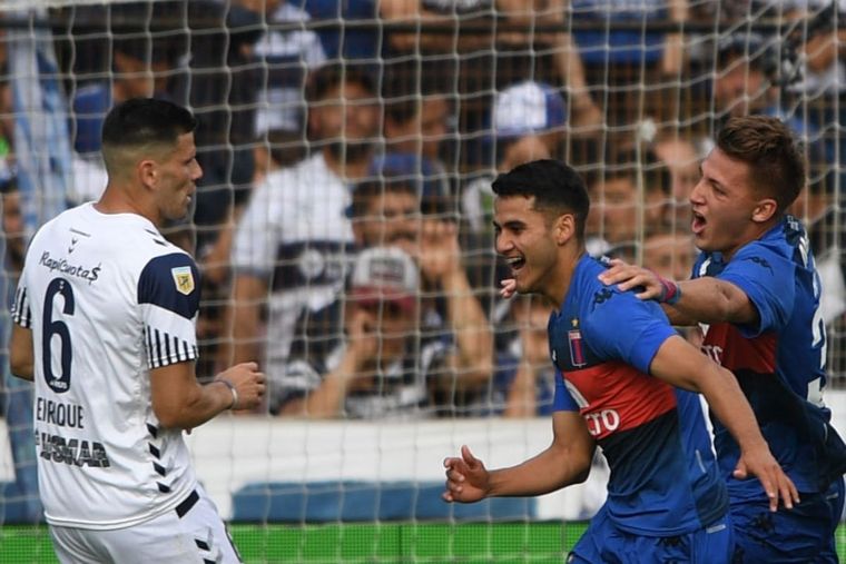 Tigre ahogó una tarde de fiesta en La Plata: Gimnasia cayó y no pudo subirse a la punta. Foto: Télam