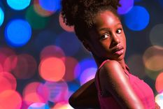 Imagen promocional de la película Cuties en el sitio web de Netflix.