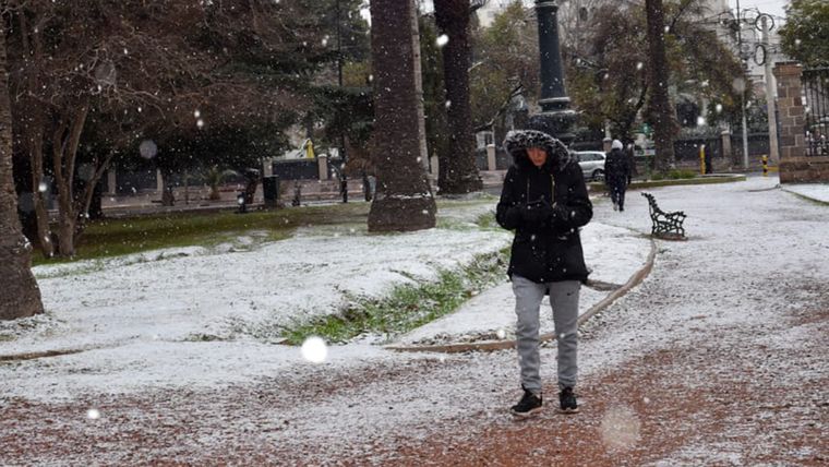 En junio nevó en la Ciudad de Mendoza. En junio nevó en la Ciudad de Mendoza.