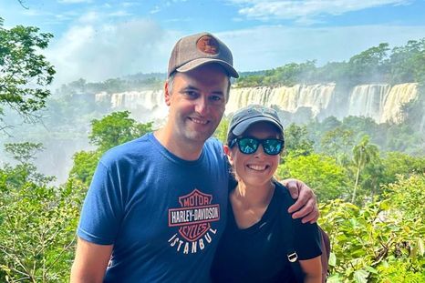 Manuel Adorni y su esposa Bettina Angeletti. Manuel Adorni y su esposa Bettina Angeletti.