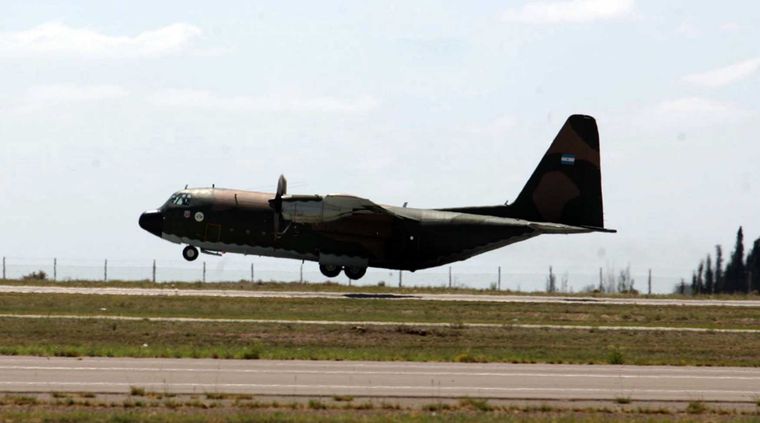 Imagen ilustrativa. El hércules TC-66 declaró una emergencia en vuelo, descendió de altitud y regresó a El Palomar, donde lo esperaba un equipo para revisarlo. Imagen ilustrativa. El hércules TC-66 declaró una emergencia en vuelo, descendió de altitud y regresó a El Palomar, donde lo esperaba un equipo para revisarlo.