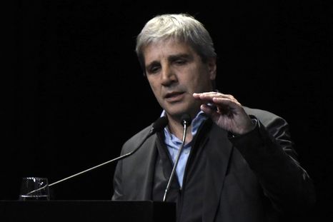 Luis Caputo ya avisó que no podrá cumplir dos metas acordadas con el FMI. Luis Caputo ya avisó que no podrá cumplir dos metas acordadas con el FMI.