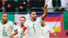 El ex Manchester City, Riyad Mahrez, convirtió de penal el único gol de la victoria de Argelia, ya suma tres en el torneo y es la carta de triunfo de los africanos en el Mundial 2026. El ex Manchester City, Riyad Mahrez, convirtió de penal el único gol de la victoria de Argelia, ya suma tres en el torneo y es la carta de triunfo de los africanos en el Mundial 2026.