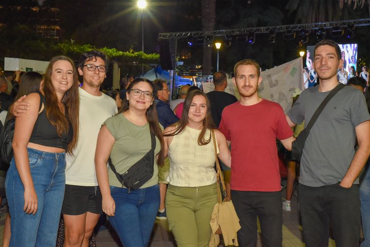 Rocío, Sthefano, Maria Inés, Camila, Germán, Gastón. Rocío, Sthefano, Maria Inés, Camila, Germán, Gastón.