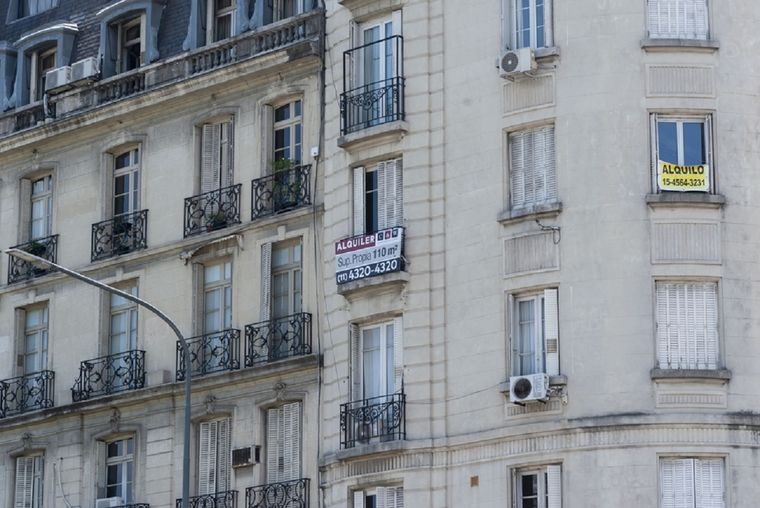 Por la inflación y los alquileres temporales hay cada vez menos departamentos disponibles para renta como vivienda
