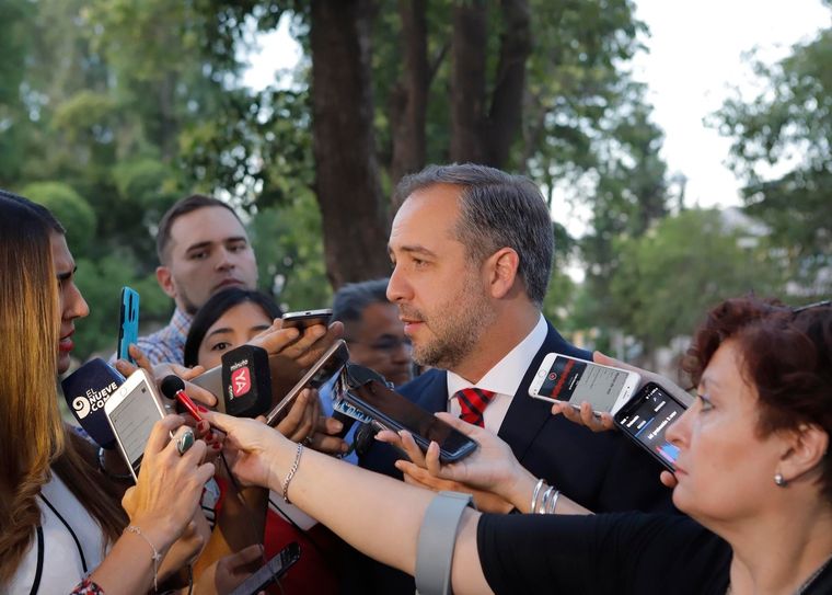 Matías Stevanato El intendente de Maipú anunció el congelamiento de la planta de empleados.