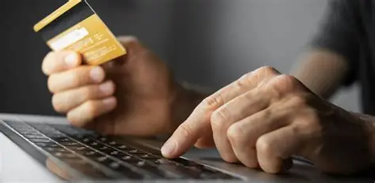 Los fraudes en pagos en línea y e-commerce son los más comunes en el ecosistema financiero y comercial online. Los fraudes en pagos en línea y e-commerce son los más comunes en el ecosistema financiero y comercial online.