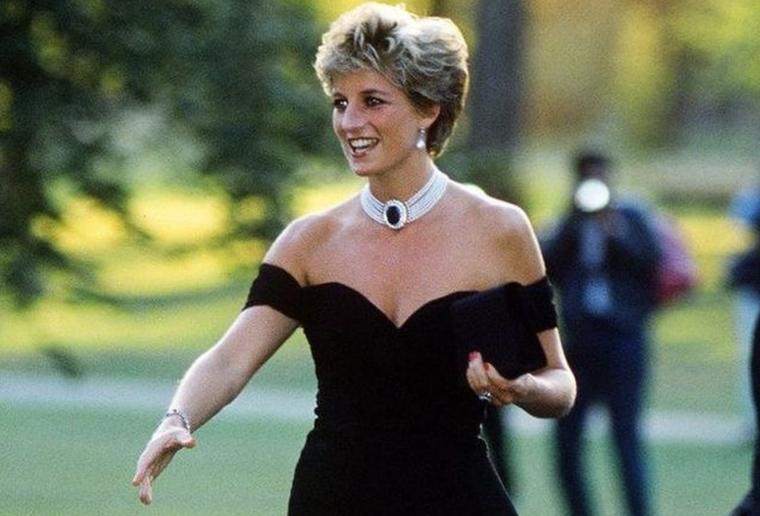 Lady Di deslumbraba no solo por su carisma, sino también por los hermosos trajes que vestía. Foto: instagram: lady.diana._