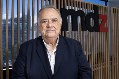 Eduardó Valdés visitó la redacción de MDZ en Buenos Aires. Foto: Tatiana Colangelo Eduardó Valdés visitó la redacción de MDZ en Buenos Aires. Foto: Tatiana Colangelo