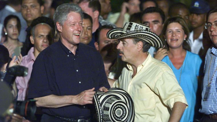 El Plan Colombia fue acordado durante las presidencias de Andrés Pastrana en Colombia y Bill Clinton en Estados Unidos.