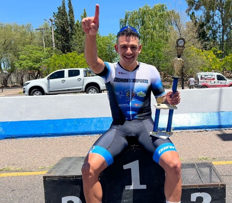 Páez cantó victoria en Maipú. Foto: Asoc. Ciclistica Mendocina