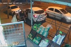 La madre de la niña golpeó a los delincuentes con un palo de escoba La madre de la niña golpeó a los delincuentes con un palo de escoba