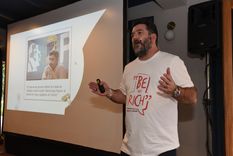 Martín Litwak, en plena presentación. Foto: Maximiliano Ríos/MDZ