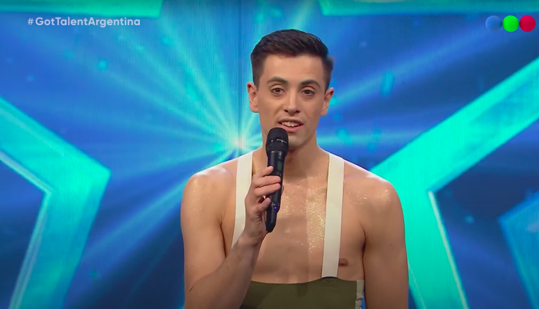 Juan Manuel Norton deslumbró con su rutina de acrobacia.