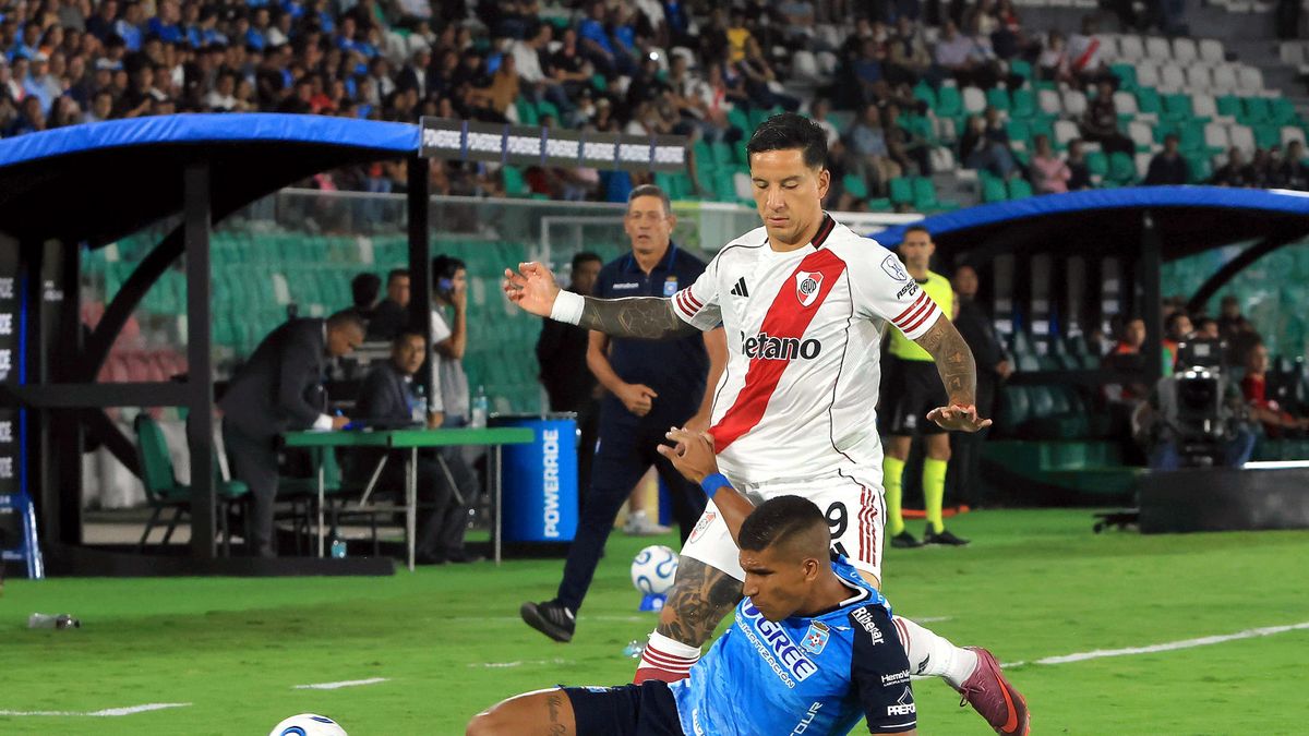 En vivo: Blooming le empató a River, que juega con diez por la prematura expulsión Martínez Quarta