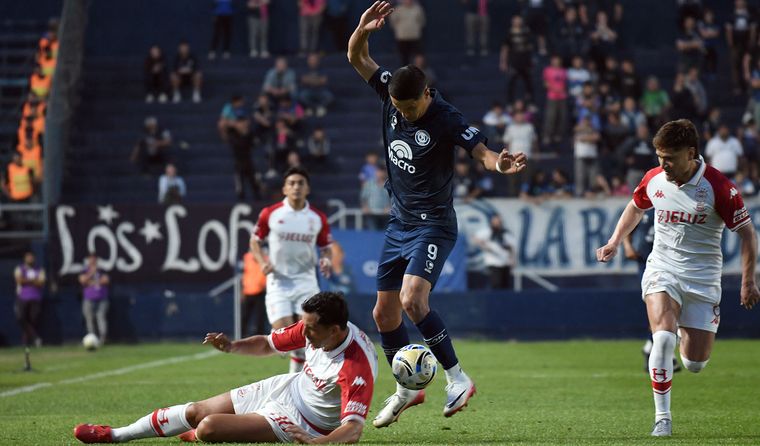 El atacante de la selección de Gustavo Alfaro dejó una frase que ilusiona a los hinchas del CSIR. El atacante de la selección de Gustavo Alfaro dejó una frase que ilusiona a los hinchas del CSIR.