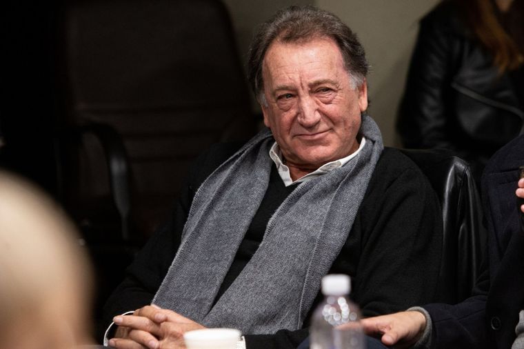 Julio Lopardo disparó contra Moretti y dijo que renunciará si vuelve a la presidencia de San Lorenzo. Julio Lopardo disparó contra Moretti y dijo que renunciará si vuelve a la presidencia de San Lorenzo.