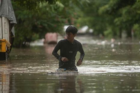 El este de México sufrió de inundaciones catastróficas no vistas en 25 años. El este de México sufrió de inundaciones catastróficas no vistas en 25 años.