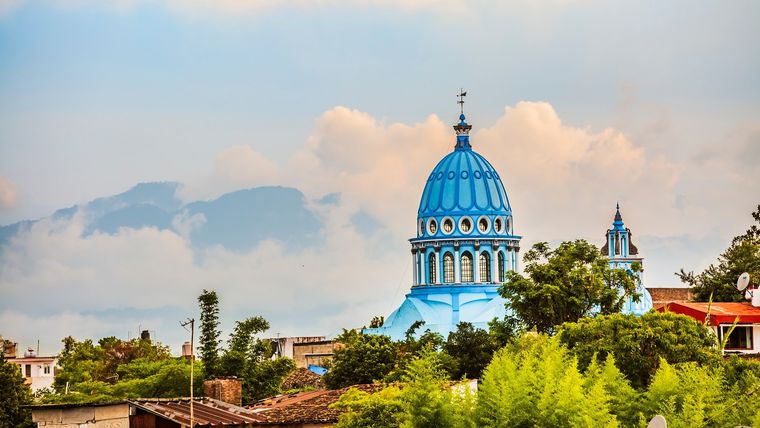 El clima en México mostrará contrastes: lluvias tropicales al sur y vientos intensos en el norte.