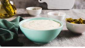 Una receta suave de hierbas, limón y crema que transforma cualquier comida. Una receta suave de hierbas, limón y crema que transforma cualquier comida.