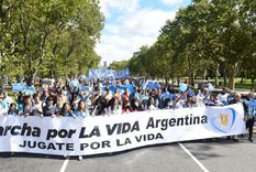 La propuesta organiza, en clave narrativa, los hitos del debate político y social: manifestaciones públicas.